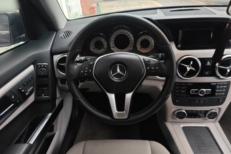 Used Mercedes-Benz GLK-Class 2013 Facelift GLK 300 4MATIC Fashion Edition Steering Wheel