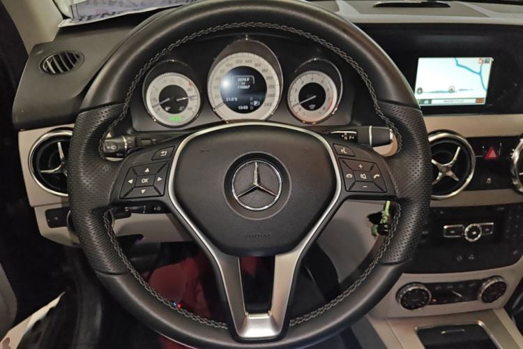 Used Mercedes-Benz GLK-Class 2013 GLK 300 4MATIC Dynamic Sunroof Model Steering Wheel