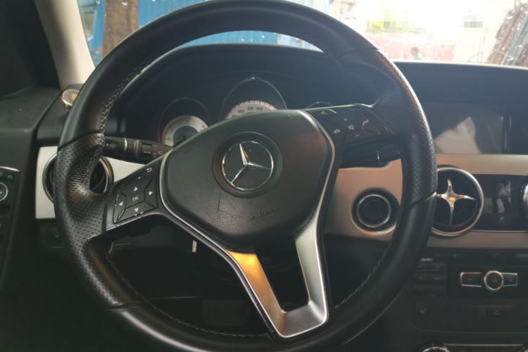 Used Mercedes-Benz GLK-Class 2013 GLK 300 4MATIC Dynamic Edition Steering Wheel