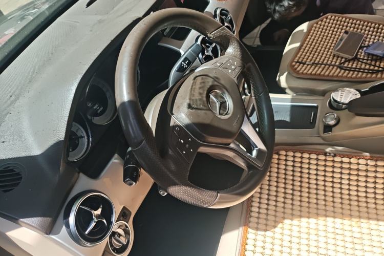 Used Mercedes-Benz GLK-Class 2013 GLK 300 4MATIC Dynamic Edition Steering Wheel