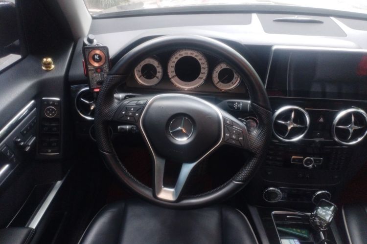 Used Mercedes-Benz GLK-Class 2013 Facelift GLK 300 4MATIC Luxury Edition Steering Wheel