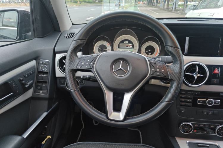 Used Mercedes-Benz GLK-Class 2013 GLK 300 4MATIC Dynamic Sunroof Model Steering Wheel