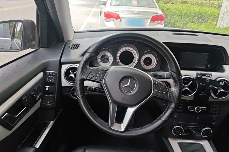 Used Mercedes-Benz GLK-Class 2013 GLK 300 4MATIC Dynamic Sunroof Model Steering Wheel