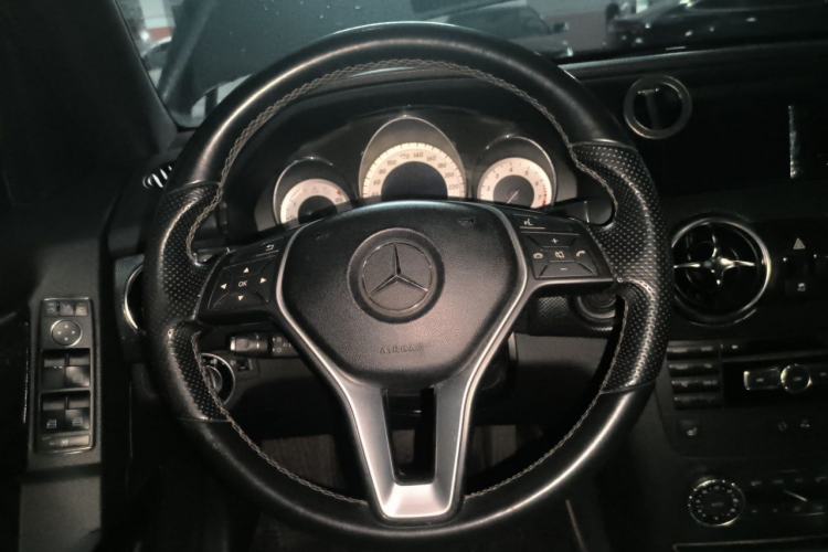Used Mercedes-Benz GLK-Class 2013 GLK 300 4MATIC Dynamic Edition Steering Wheel