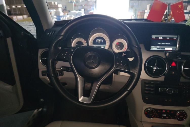 Used Mercedes-Benz GLK-Class 2013 GLK 300 4MATIC Dynamic Edition Steering Wheel