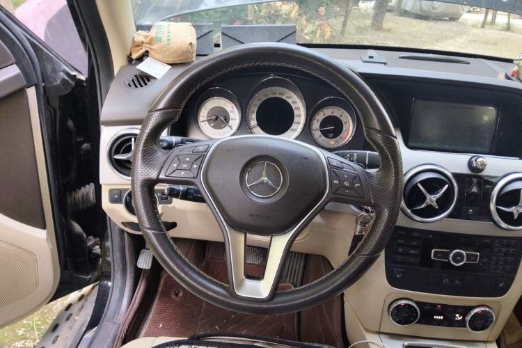 Used Mercedes-Benz GLK-Class 2013 GLK 300 4MATIC Dynamic Sunroof Model Steering Wheel