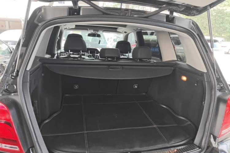Used Mercedes-Benz GLK-Class 2013 GLK 300 4MATIC Luxury Model Trunk