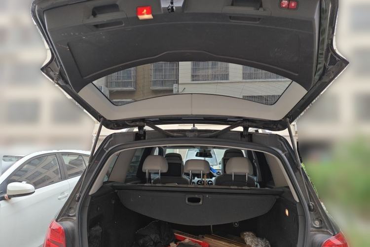 Used Mercedes-Benz GLK-Class 2013 Facelift GLK 300 4MATIC Fashion Edition Trunk