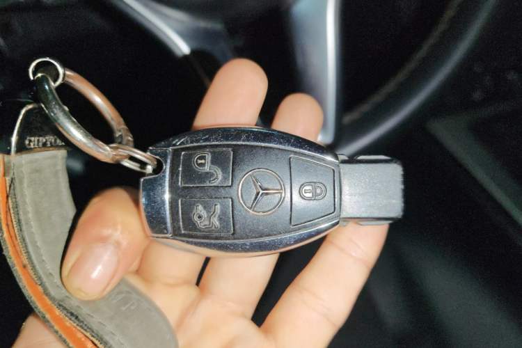 Used Mercedes-Benz GLK-Class 2013 GLK 300 4MATIC Dynamic Sunroof Model Vehicle Key