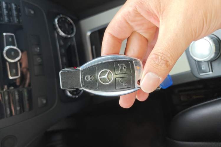 Used Mercedes-Benz GLK-Class 2013 GLK 300 4MATIC Luxury Model Vehicle Key