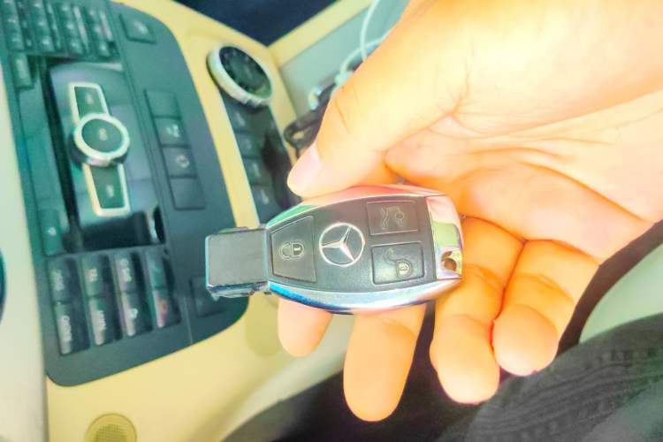 Used Mercedes-Benz GLK-Class 2013 GLK 300 4MATIC Dynamic Sunroof Model Vehicle Key