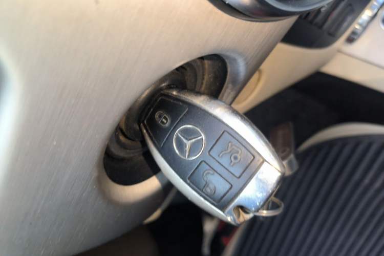 Used Mercedes-Benz GLK-Class 2013 GLK 300 4MATIC Dynamic Sunroof Model Vehicle Key
