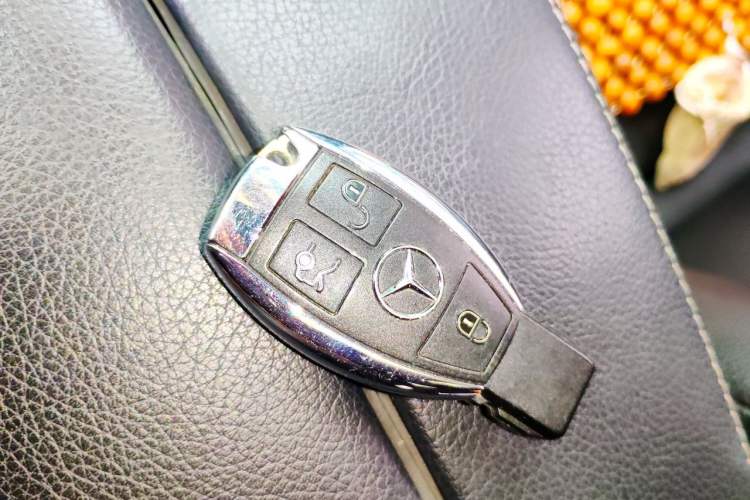 Used Mercedes-Benz GLK-Class 2013 GLK 300 4MATIC Luxury Model Vehicle Key