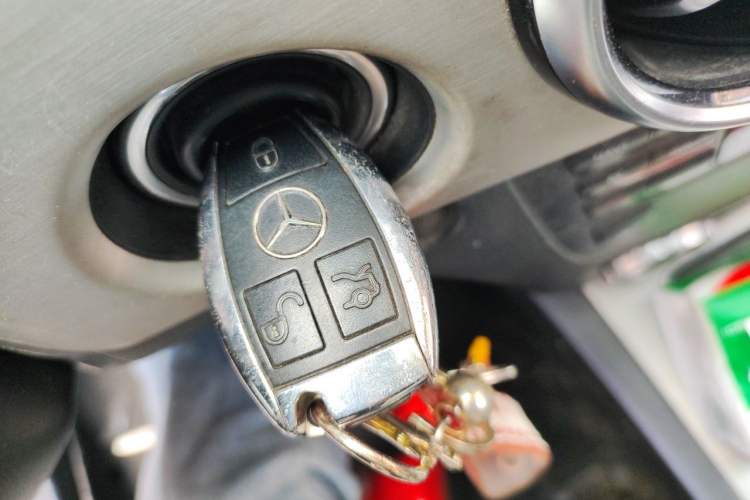 Used Mercedes-Benz GLK-Class 2013 GLK 300 4MATIC Dynamic Sunroof Model Vehicle Key