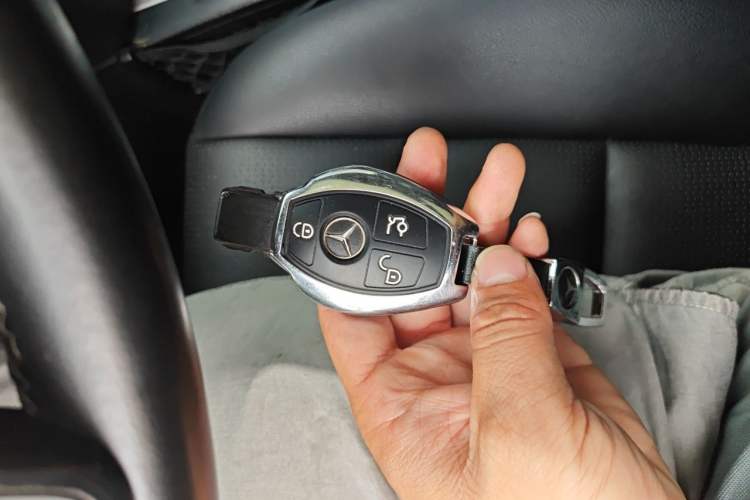 Used Mercedes-Benz GLK-Class 2013 GLK 300 4MATIC Dynamic Sunroof Model Vehicle Key