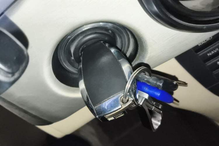 Used Mercedes-Benz GLK-Class 2013 GLK 300 4MATIC Dynamic Sunroof Model Vehicle Key