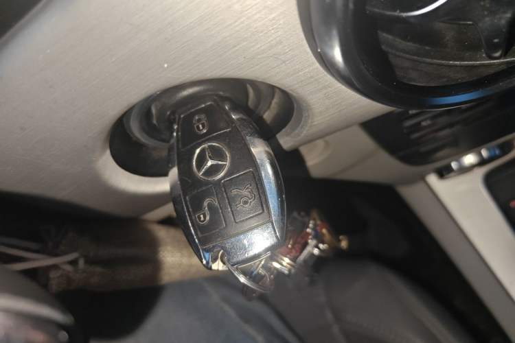 Used Mercedes-Benz GLK-Class 2013 GLK 300 4MATIC Dynamic Sunroof Model Vehicle Key
