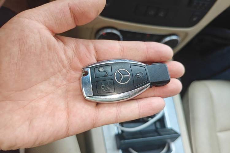Used Mercedes-Benz GLK-Class 2013 Facelift GLK 300 4MATIC Fashion Edition Vehicle Key