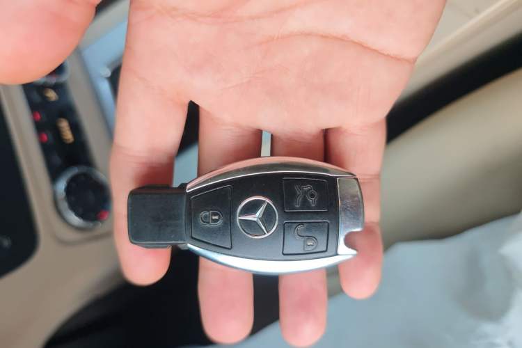 Used Mercedes-Benz GLK-Class 2013 GLK 300 4MATIC Dynamic Sunroof Model Vehicle Key