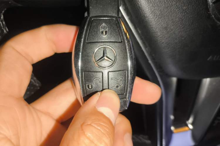 Used Mercedes-Benz GLK-Class 2013 GLK 300 4MATIC Dynamic Sunroof Model Vehicle Key