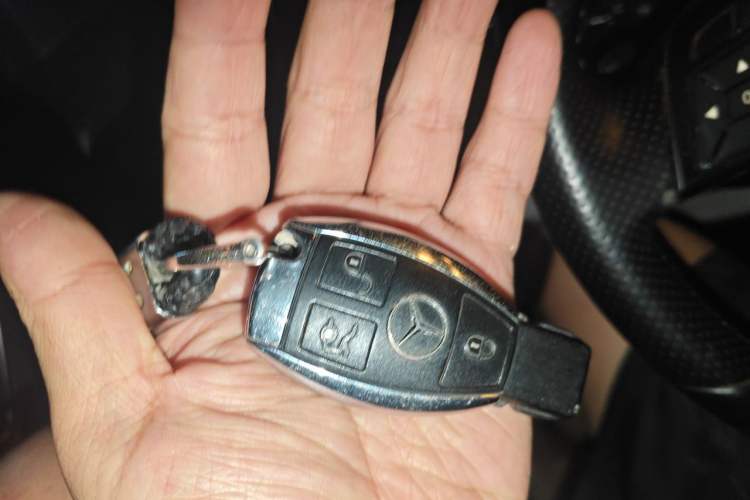 Used Mercedes-Benz GLK-Class 2013 GLK 300 4MATIC Dynamic Sunroof Model Vehicle Key