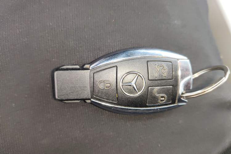 Used Mercedes-Benz GLK-Class 2013 GLK 300 4MATIC Dynamic Sunroof Model Vehicle Key