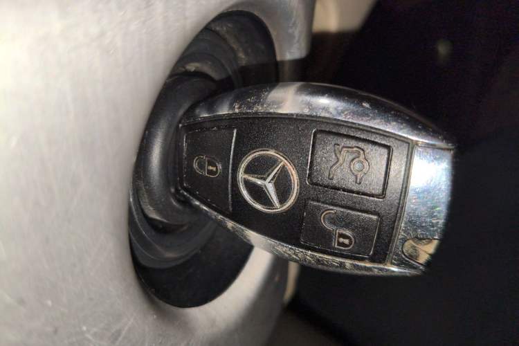 Used Mercedes-Benz GLK-Class 2013 GLK 300 4MATIC Dynamic Sunroof Model Vehicle Key