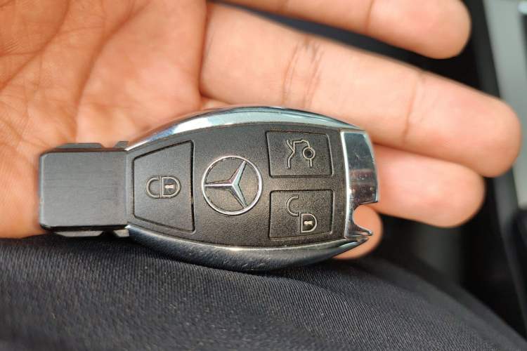 Used Mercedes-Benz GLK-Class 2013 GLK 300 4MATIC Dynamic Sunroof Model Vehicle Key