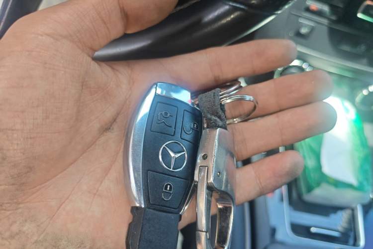 Used Mercedes-Benz GLK-Class 2013 GLK 300 4MATIC Luxury Model Vehicle Key