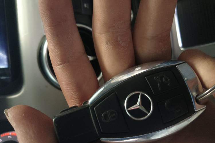 Used Mercedes-Benz GLK-Class 2013 GLK 300 4MATIC Dynamic Sunroof Model Vehicle Key