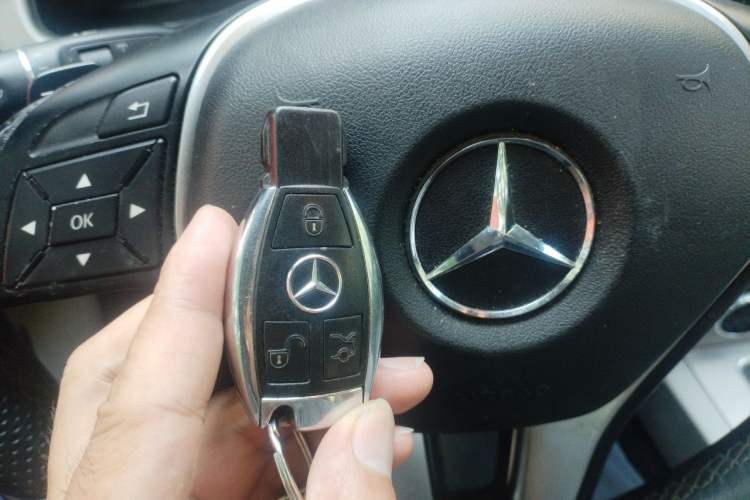 Used Mercedes-Benz GLK-Class 2013 GLK 300 4MATIC Dynamic Sunroof Model Vehicle Key