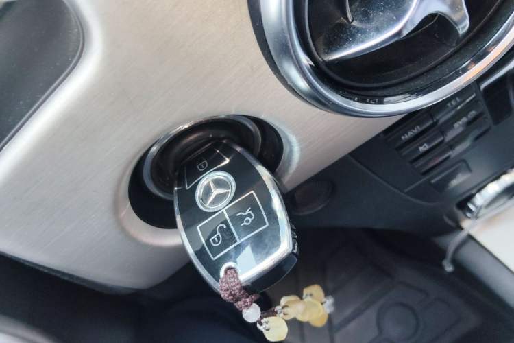 Used Mercedes-Benz GLK-Class 2013 GLK 300 4MATIC Dynamic Sunroof Model Vehicle Key