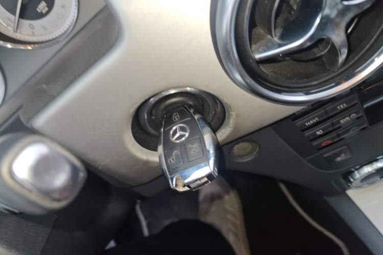 Used Mercedes-Benz GLK-Class 2013 GLK 300 4MATIC Dynamic Sunroof Model Vehicle Key