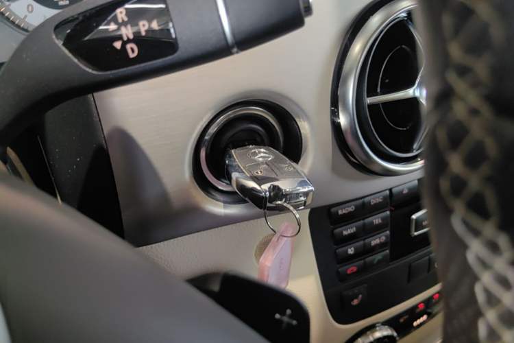 Used Mercedes-Benz GLK-Class 2013 GLK 300 4MATIC Dynamic Sunroof Model Vehicle Key