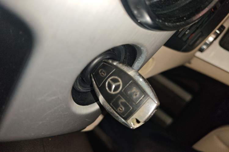 Used Mercedes-Benz GLK-Class 2013 GLK 300 4MATIC Dynamic Sunroof Model Vehicle Key