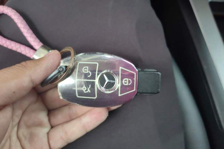 Used Mercedes-Benz GLK-Class 2013 GLK 300 4MATIC Dynamic Sunroof Model Vehicle Key