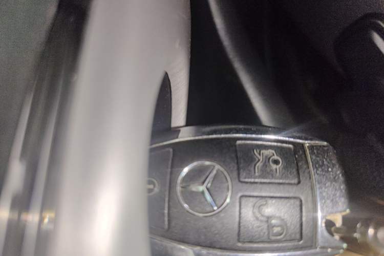 Used Mercedes-Benz GLK-Class 2013 GLK 300 4MATIC Dynamic Sunroof Model Vehicle Key