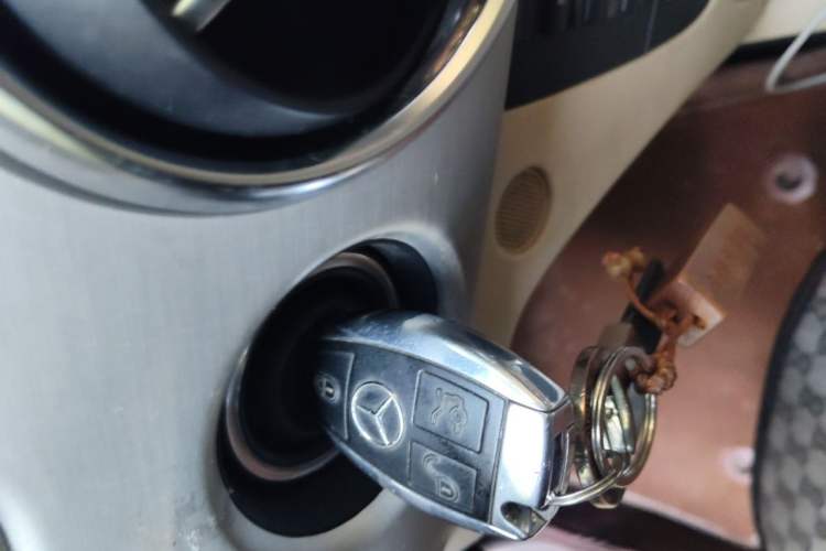Used Mercedes-Benz GLK-Class 2013 GLK 300 4MATIC Dynamic Sunroof Model Vehicle Key