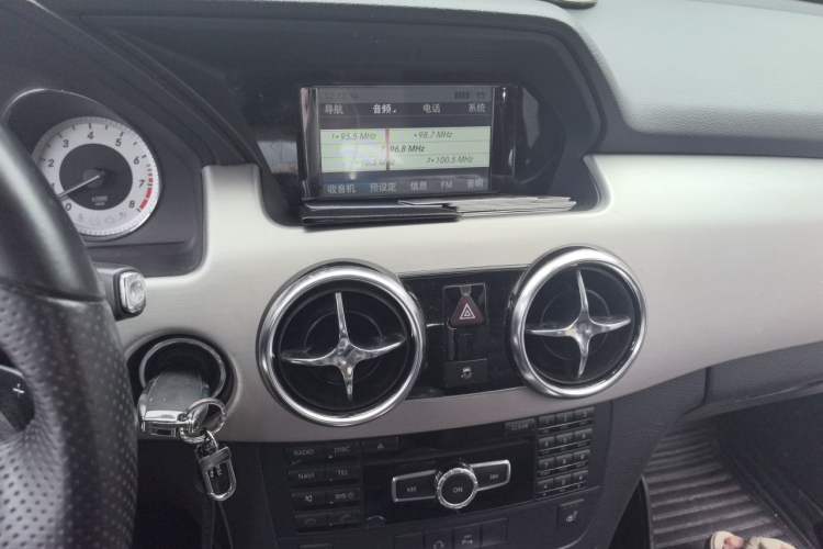 Used Mercedes-Benz GLK-Class 2013 GLK 300 4MATIC Dynamic Sunroof Model Audio And AC Panel