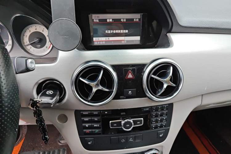 Used Mercedes-Benz GLK-Class 2013 GLK 300 4MATIC Fashion Model Audio And AC Panel