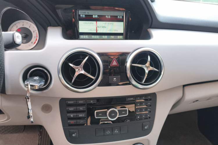 Used Mercedes-Benz GLK-Class 2013 GLK 300 4MATIC Dynamic Sunroof Model Audio And AC Panel
