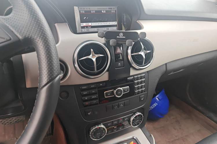Used Mercedes-Benz GLK-Class 2013 GLK 300 4MATIC Dynamic Edition Audio And AC Panel