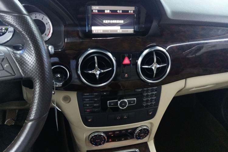 Used Mercedes-Benz GLK-Class 2013 GLK 300 4MATIC Fashion Model Audio And AC Panel