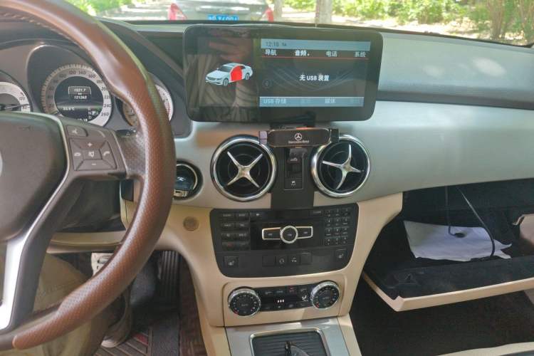 Used Mercedes-Benz GLK-Class 2013 GLK 300 4MATIC Fashion Model Audio And AC Panel