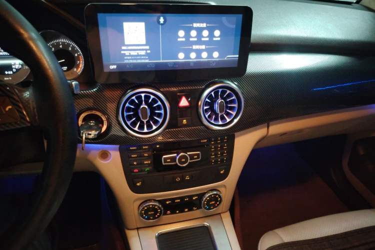 Used Mercedes-Benz GLK-Class 2013 GLK 300 4MATIC Dynamic Edition Audio And AC Panel