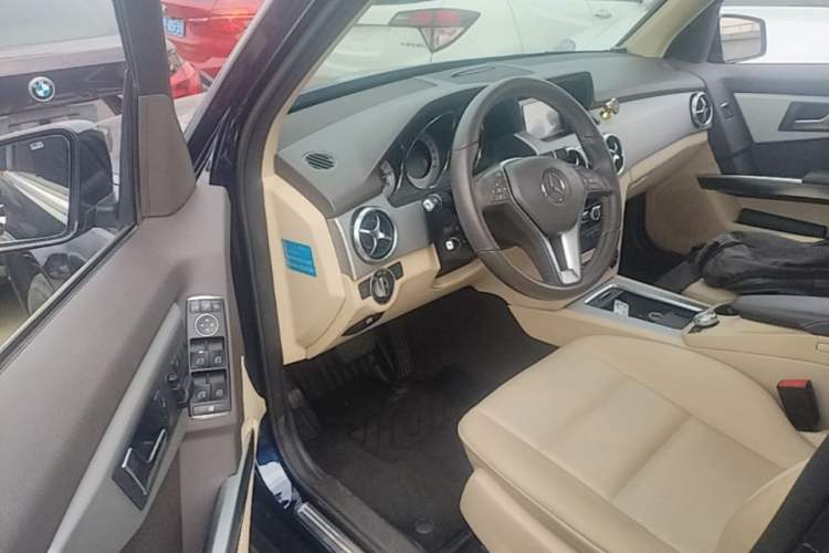 Used Mercedes-Benz GLK-Class 2013 Facelift GLK 300 4MATIC Fashion Edition Driver Seat