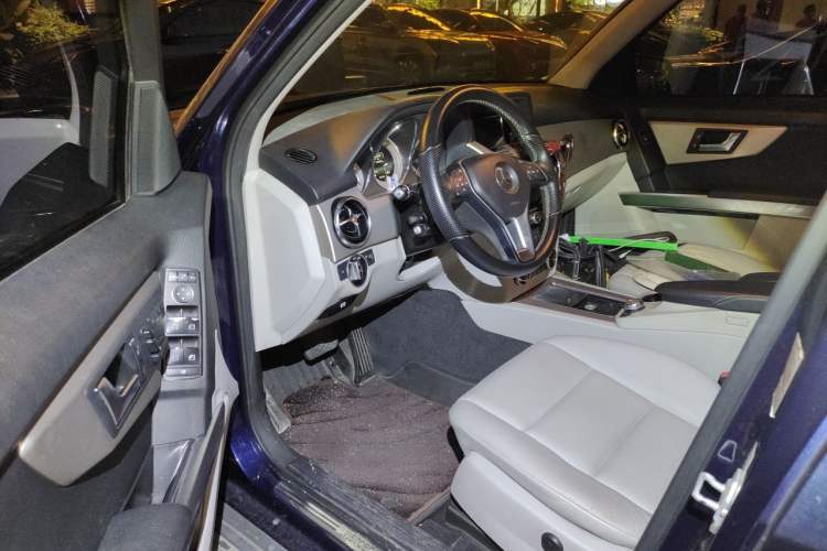 Used Mercedes-Benz GLK-Class 2013 GLK 300 4MATIC Dynamic Sunroof Model Driver Seat