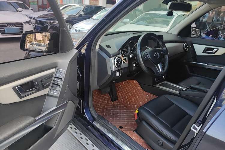 Used Mercedes-Benz GLK-Class 2013 GLK 300 4MATIC Dynamic Edition Driver Seat
