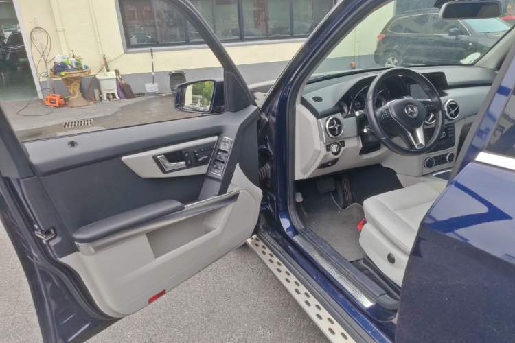 Used Mercedes-Benz GLK-Class 2013 GLK 300 4MATIC Dynamic Edition Driver Seat