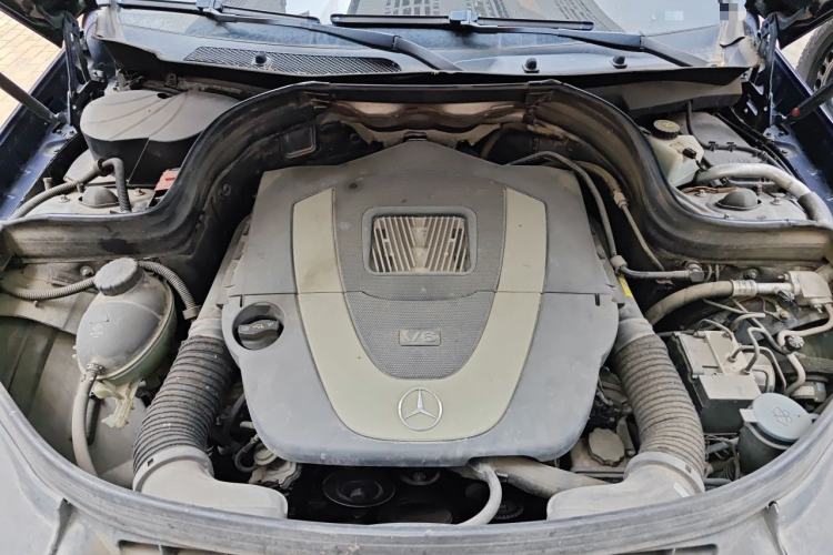 Used Mercedes-Benz GLK-Class 2013 GLK 300 4MATIC Fashion Model Engine Bay